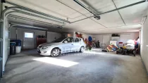 Große Garage mit 82m²