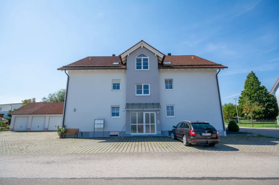 3,5-Zi.-Whg. im 1. OG - Wohnung kaufen in Seubersdorf in der Oberpfalz - ***Gut vermietete 3 1/2-Zi.-Wohnung im 1. OG mit Balkon***