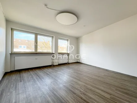 Wohnzimmer - Wohnung kaufen in München / Berg am Laim - *** Bezugsfreie 2-Zimmerwohnung im Herzen von Berg am Laim - mit perfekter Infrastruktur ! ***