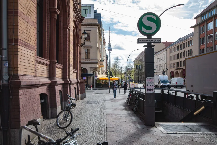 S-Bahn vor der Tür