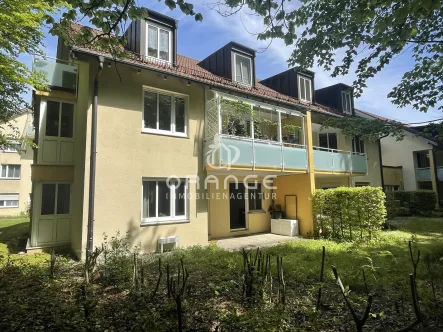 Hausansicht West - Wohnung kaufen in Geretsried / Gartenberg - ***Ruhige 3-Zimmer-Gartenwohnung am Wald in Geretsried-Gartenberg mit Top-Grundriss***