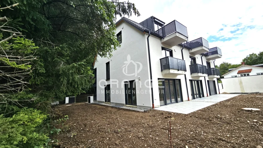 Garten - Haus kaufen in Vaterstetten / Baldham - ***Wohntraum mit Garten vor den Toren Münchens - Neubau Reiheneckhaus KFW 55 mit PV in Baldham***