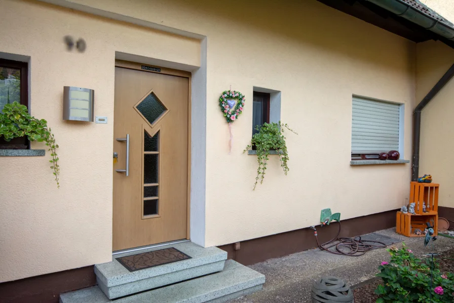 Hereinspaziert! - Haus kaufen in Nürnberg / Gebersdorf - ***VOLLTREFFER! Kompaktes Reihenmittelhaus in ruhiger Wohnlage***