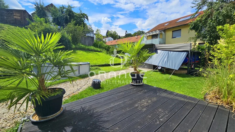 Garten mit Terrasse - Haus kaufen in Landshut / Achdorf - *** VB: Großes Anwesen mit vielen Vorzügen inkl. ZFH (modernisiert) in Top-Lage!!***