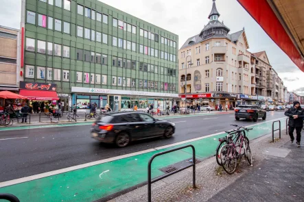 Hausansicht - Laden/Einzelhandel mieten in Berlin - ***Gewerbefläche in guter Lauflage***