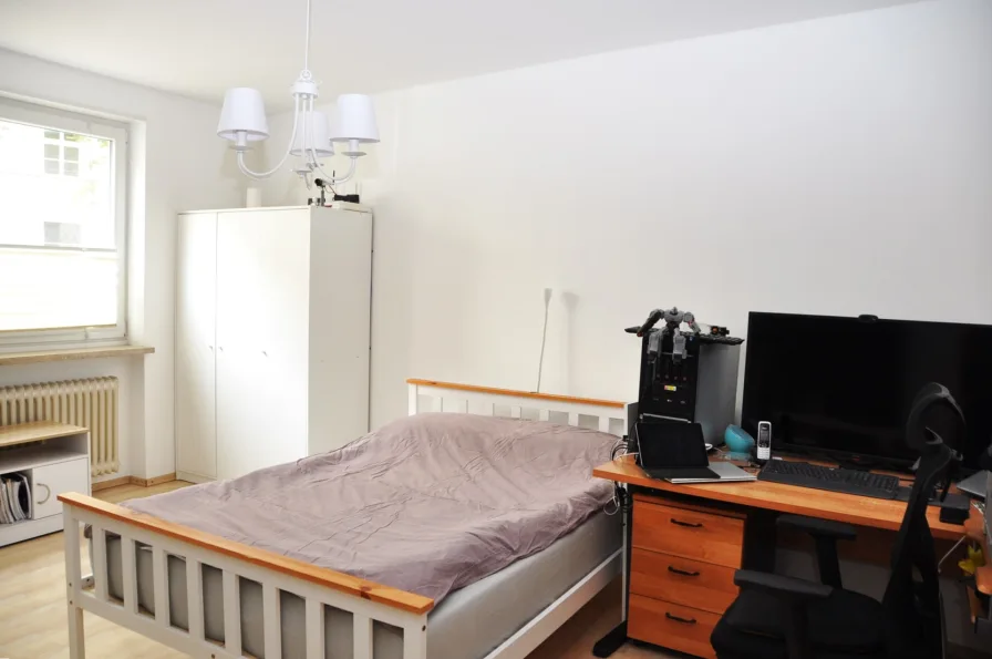 Wohnzimmer 1 - Wohnung kaufen in München - ***Top geschnittene Helle 1 Zimmer Wohnung mit separater Küche in Isarnähe***