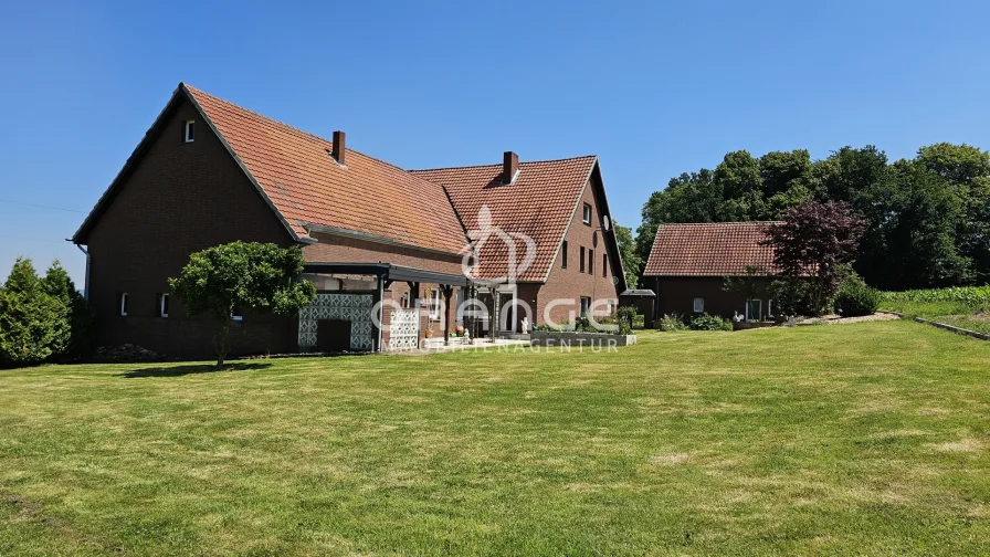  - Haus kaufen in Spenge - ***Bauernhaus in Hücker-Aschen ***