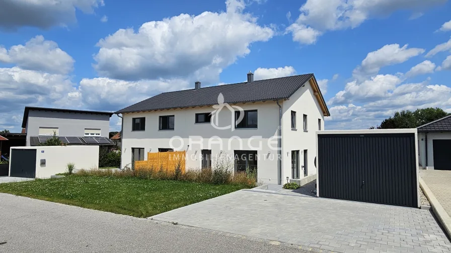 Startbild - Haus mieten in Postmünster / Neuhofen - ***ERSTBEZUG! Moderne Neubau-DHH KFW55 - vollunterkellert & 2 gr. Terrassen - in ruhiger Lage!!***