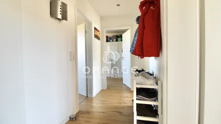 Flur - Wohnung kaufen in Duisburg / Wedau - ***Modernisierte 3-Zimmer-Wohnung mit Balkon im Duisburger Süden***