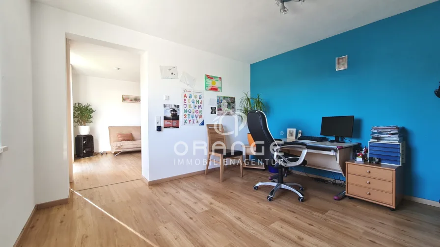 Büro / Durchgangszimmer