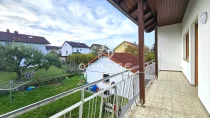 Großer überdachter Balkon