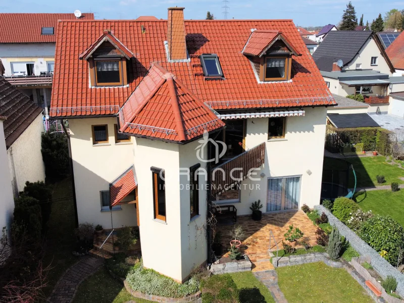 Titelbild - Haus kaufen in Lampertheim / Hofheim - ***Gepflegtes 2-Familienhaus in verkehrsberuhigter Lage von Lampertheim-Hofheim***