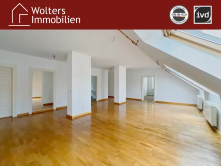 Wohn-/Esszimmer - Wohnung mieten in Gütersloh - Große Charmante Stadtwohnung im Dachgeschoss mit Fahrstuhl!