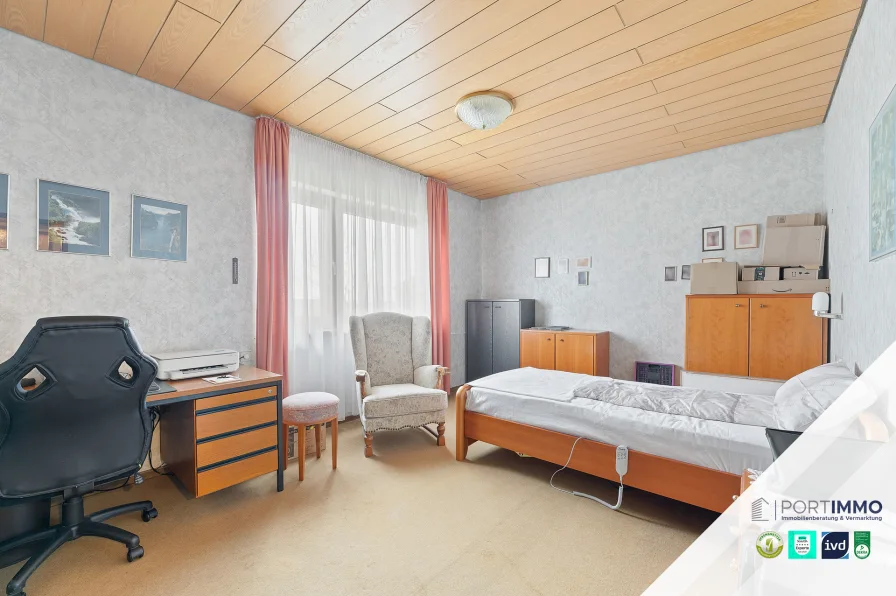 Schlafzimmer 1