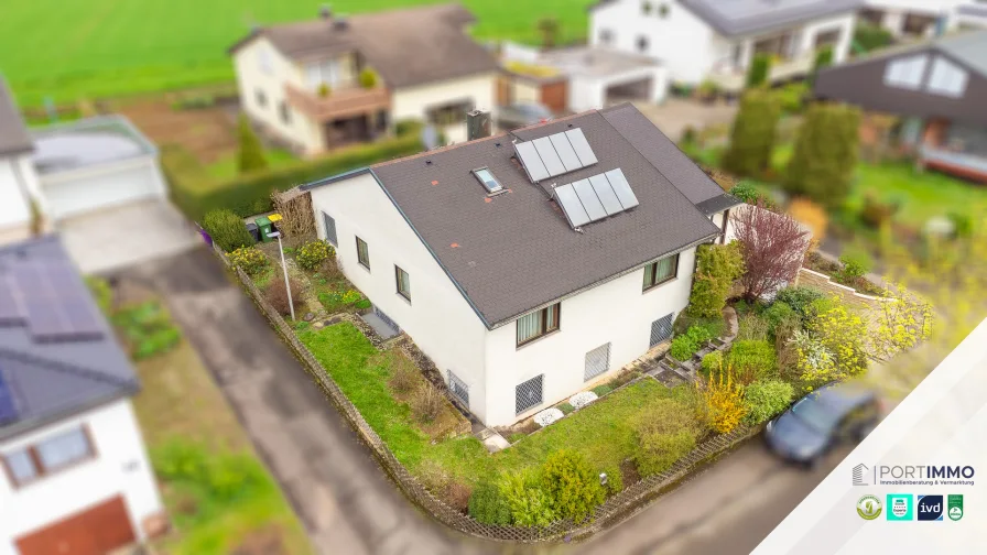 Vogelperspektive - Haus kaufen in Steinheim an der Murr - Wunderschönes Einfamilienhaus mit ELW in familiärer Lage am Ortsrand in Steinheim a.d. Murr