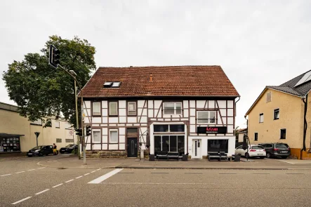  - Haus kaufen in Leonberg - Attraktives 3- Familienhaus mit Ausbaupotenzial der Bühne  und renditestarkem Gaststättengewerbe