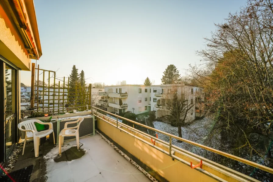 Großer Balkon Wohnbereich