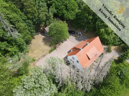 Titelbild - Haus kaufen in Hessisch Lichtenau - „Sanierungsjuwel im Naturparadies: Zweifamilienhaus auf 6.871m² Grundstück in idyllischer Umgebung sucht kreative Köpfe!“