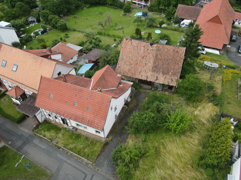 Drohnenbild - Grundstück kaufen in Göttingen - 1.396 m² voller Möglichkeiten: Erschaffen Sie Ihr individuelles Wohnprojekt