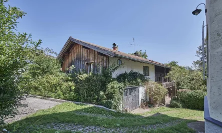 Aussenansicht_Strassenseite - Haus kaufen in Eurasburg - Bauernhaus in Eurasburg