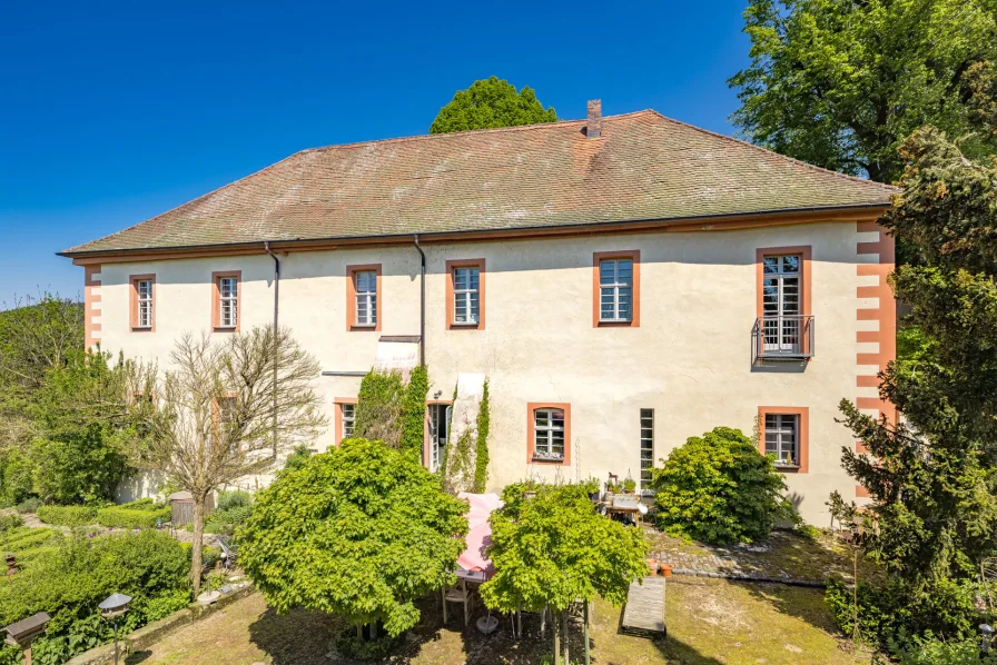 Schloss - Haus kaufen in Mistelgau - Wohnen im Schloss