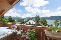 Balkon mit 180° See-und Bergblick