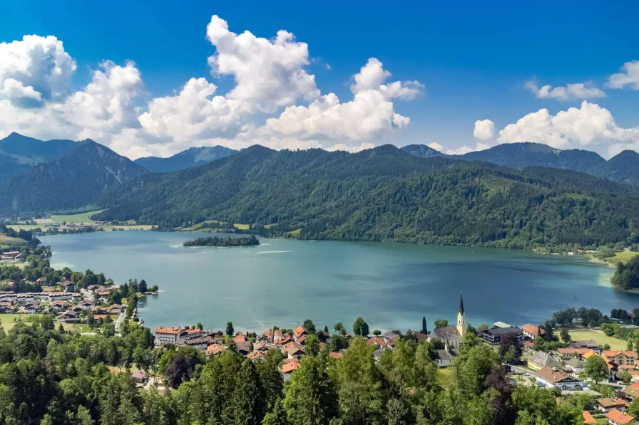 Blick über den Schliersee - Haus kaufen in Schliersee - Traumgrundstück mit Blick über den Schliersee - Historischer Altbestand und genehmigtes Baurecht