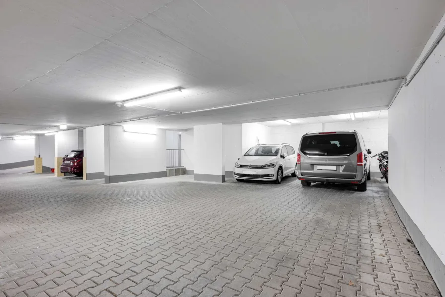 Tiefgaragenstellplatz für zwei Fahrzeuge