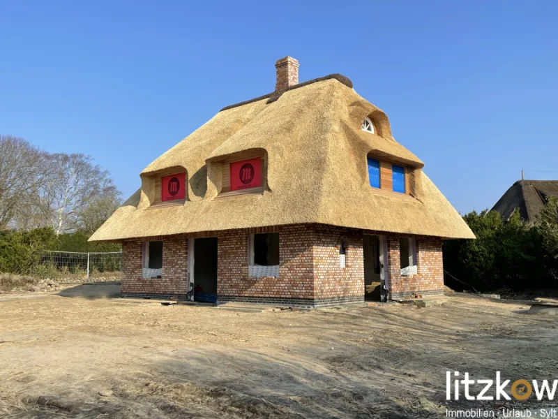 1 - Haus kaufen in Sylt / Keitum - Neubau - Einzelhaus unter Reet in Keitum - in ruhiger Wohnlage !