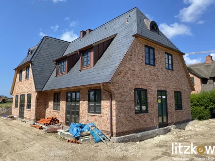 0 - Titel - Haus kaufen in Sylt / Morsum - Neubau - Exklusive Haushälfte in ruhiger Ortslage !