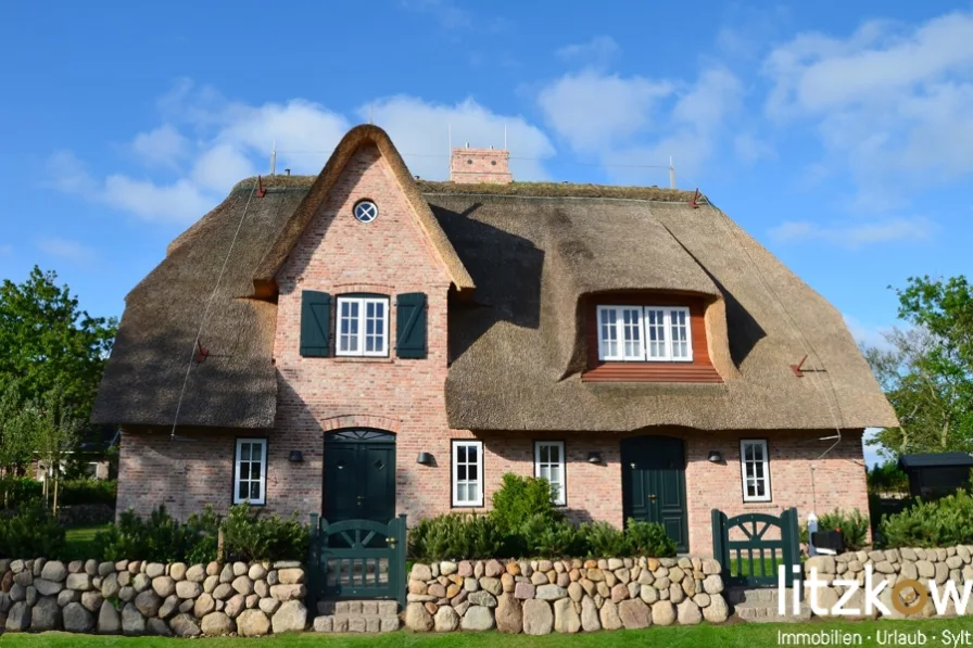 0- Titelbild - Haus kaufen in Sylt / Morsum - Exklusive Haushälfte unter Reet in Golfplatznähe !