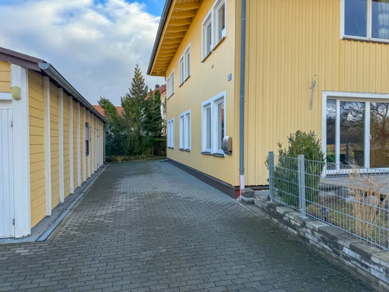 Eingangsbereich - Büro/Praxis kaufen in Geltendorf / Kaltenberg - ***Gelegenheit*** Wohnen & Arbeiten unter einem Dach mit großflächiger Lagehalle im Gewerbegebiet **