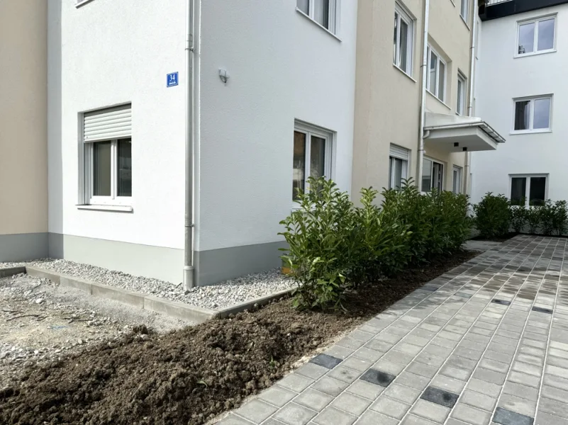 Eingang - Wohnung kaufen in Traunstein - *** Provisionsfrei *** Traumhafte 2-Zimmer-Gartenwohnung mit herrlicher Süd-Terrasse in Traunstein