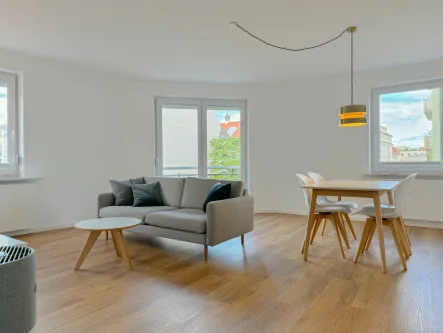 Wohnzimmer - Wohnung kaufen in München - *** kernsanierte 2-Zimmer-Wohnung *** in der Nähe vom schönen Gärtnerplatz ** bezugsfrei ***