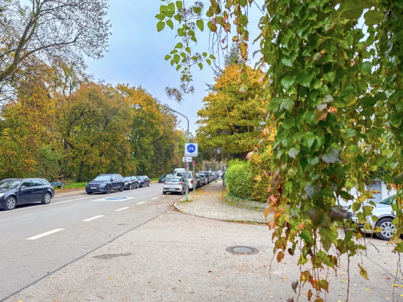 Nachbarschaft - Haus kaufen in München - *** Gelegenheit *** Reihenmittelhaus mit Südausrichtung in idyllischer und ruhiger Wohnlage ***