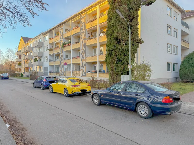 Außenansicht - Wohnung mieten in München - ** Erstbezug nach Renovierung ** mit hochwertigem Bad, Balkon und Stellplatz ** in Milbertshofen **