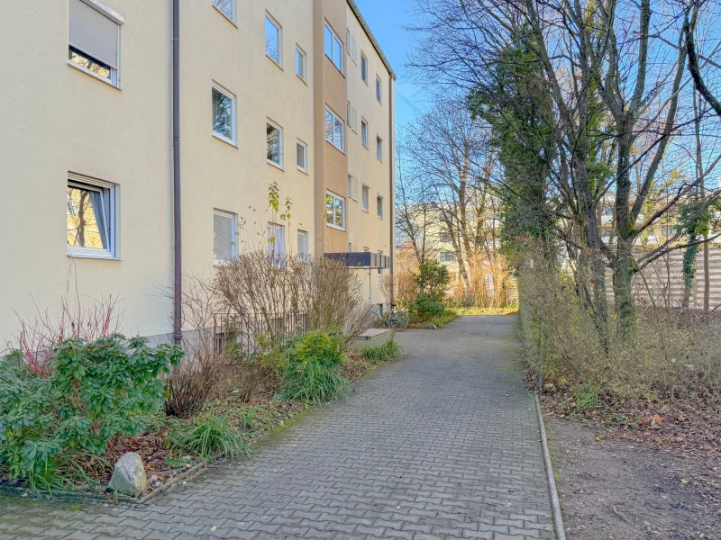 Außenansicht - Wohnung kaufen in München - *** Gelegenheit *** 4-Zimmer-Wohnung in idyllischer und verkehrsgünstiger Lage in Laim ***