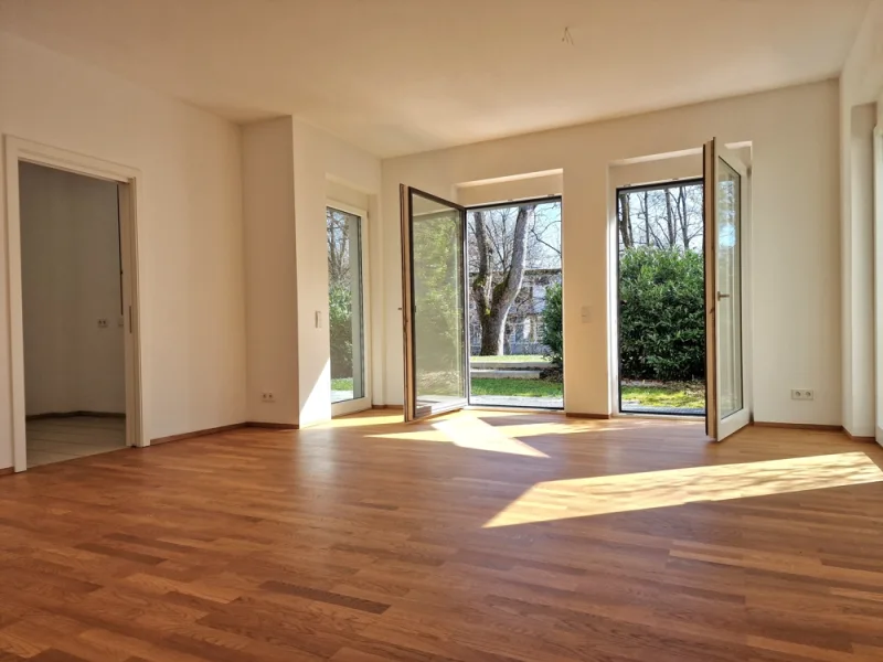 Wohnzimmer - Wohnung mieten in München - *** Traumhafte 3-Zimmer-Wohnung *** mit Terrasse und Garten in begehrter Nymphenburger Lage ***