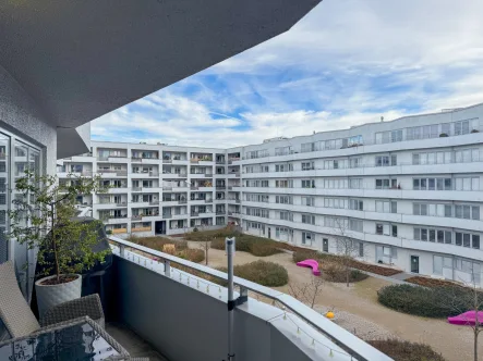 Balkon - Wohnung kaufen in München - ** Gelegenheit ** Charmante 3-Zimmer-Wohnung in begehrter Lage in Au-Haidhausen mit Stellplatz **