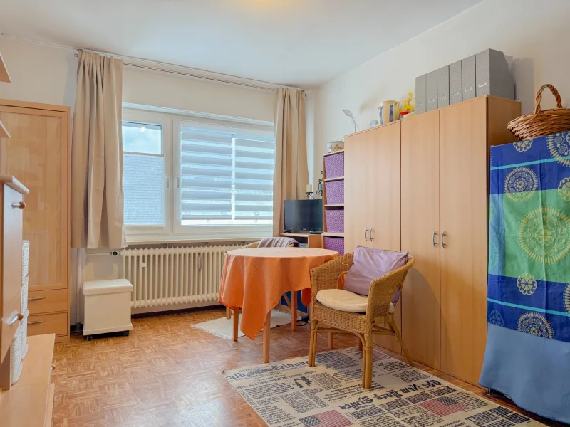 Wohnraum - Wohnung kaufen in München - *** Gelegenheit *** Gepflegtes 1-Zi.-Apartment in einer ruhigen und gut angebundenen Lage ***