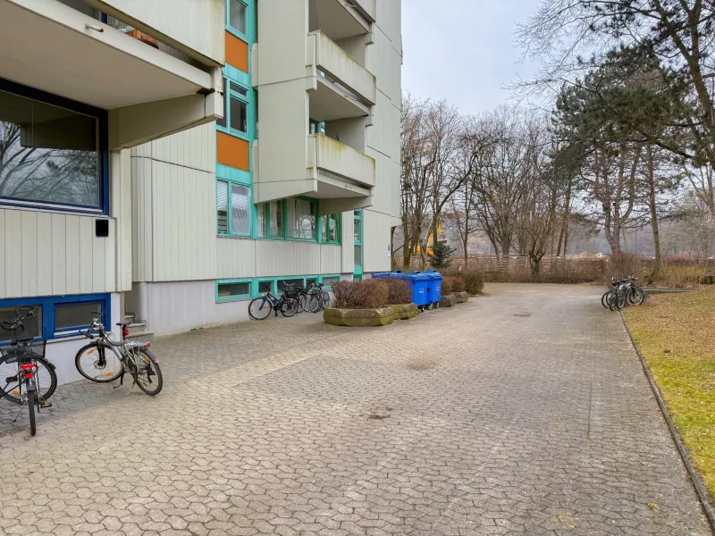 Außenansicht - Wohnung kaufen in München - *** bezugsfrei *** gepflegtes 1-Zi.-Apartment in einer ruhigen und gut angebundenen Lage ***