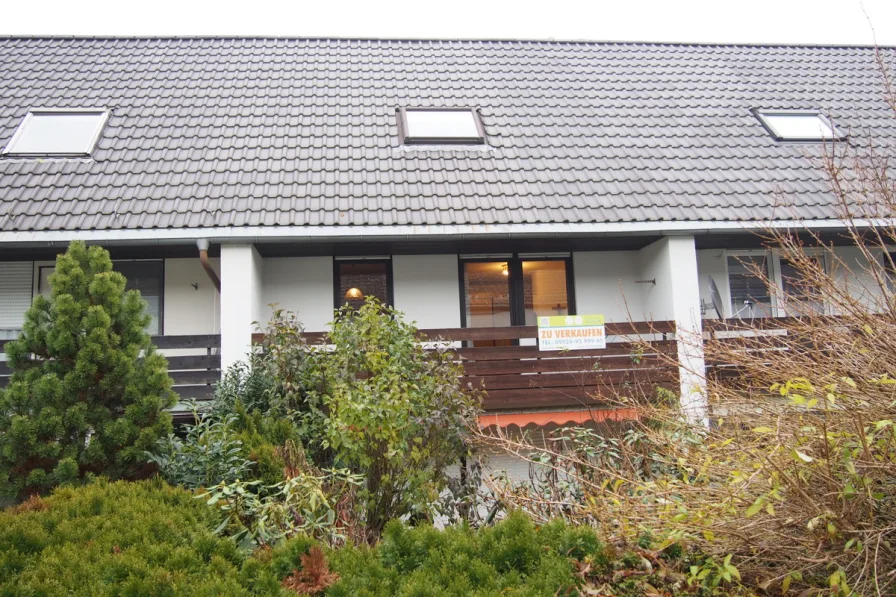 Ansicht - Haus kaufen in Straubing - Attraktives Einfamilienhaus als RMH mit Garage in bevorzugter Wohngegend von Straubing