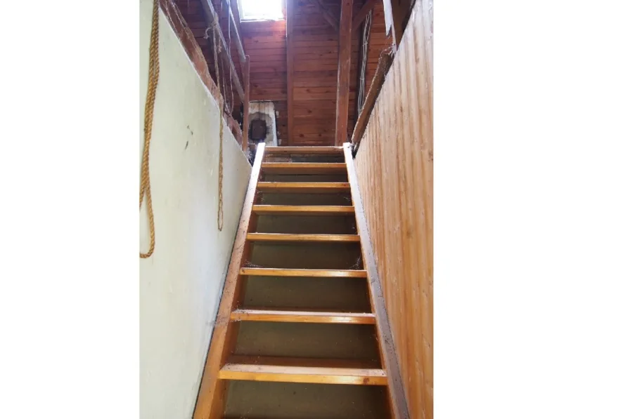 OG - Treppe zum Dachboden