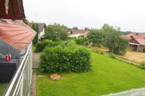 H re - Blick auf den Garten Haus links