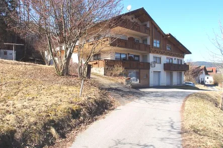 Ansicht Nord-Osten - Haus kaufen in Grafenwiesen - Großzügiges Wohnhaus mit Gästezimmern und vielen Nutzungsmöglichkeiten, Nähe der Stadt Bad Kötzting