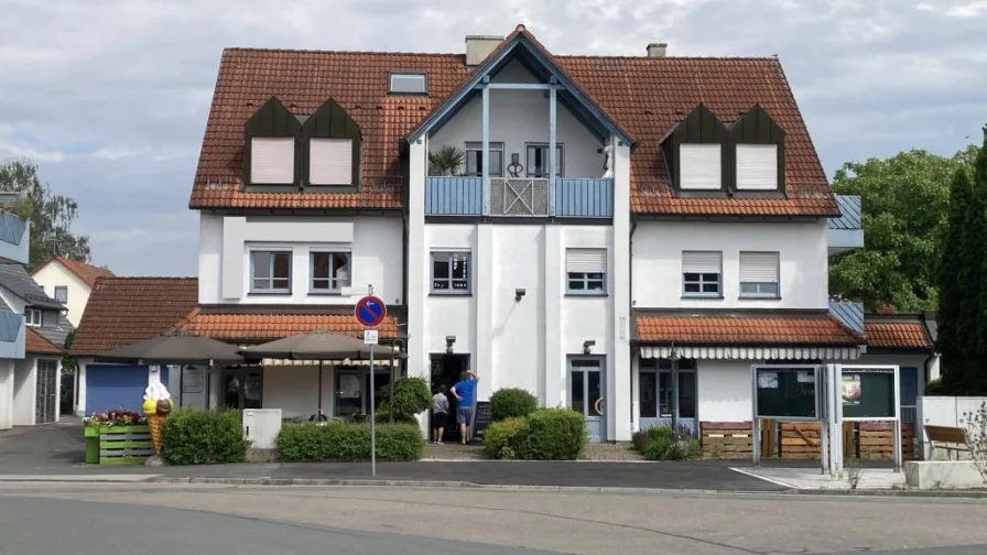 1 Ansicht - Büro/Praxis kaufen in Schwanstetten - Etablierte Physiotherapiepraxis in einem Wohn- und Geschäftshaus, auf Wunsch auch inkl. Praxisbetrieb und eingeführter Marke, zu verkaufen