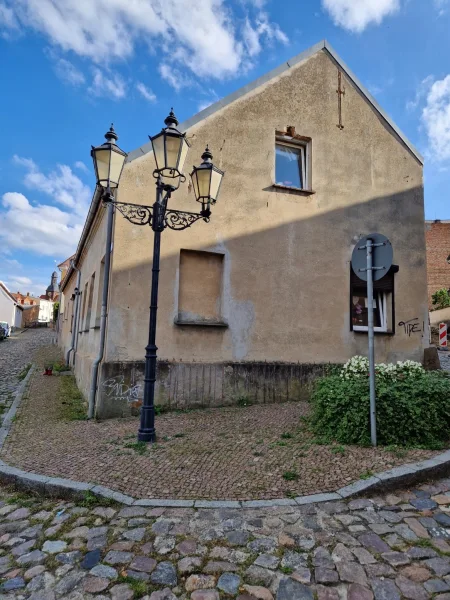 Straßenansicht - Haus kaufen in Bad Freienwalde - Einfamilienhaus in der Kurstadt Bad Freienwalde