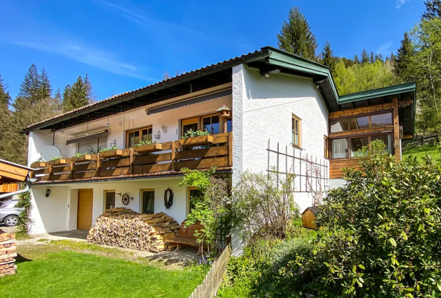 Alpen-Immo_EFH_Neuhaus_08 - Haus kaufen in Schliersee - Sonnenverwöhntes Einfamilienhaus am Schliersee mit ganz viel Bergblick! *PV-Solar-modernisiert*