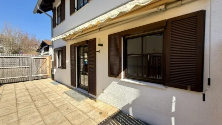 Alpen-Immo_ErdgeschossWohnung - Wohnung mieten in Miesbach - Schöne Erdgeschoss-Wohnung mit Terrasse & viel Platz in Top-Lage