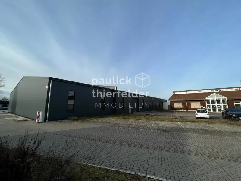 Außenansicht - Halle/Lager/Produktion mieten in Dessau-Roßlau - Lager-, Büro- und Produktionsflächen in Dessau nähe B185